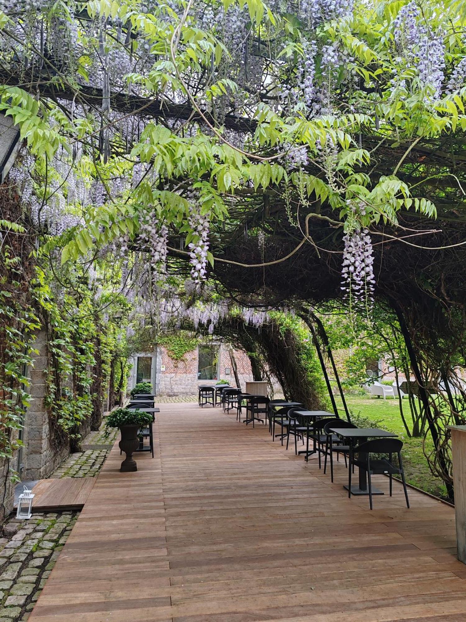 Logis-Hotel-Restaurant La Gentilhommiere Artres Bagian luar foto
