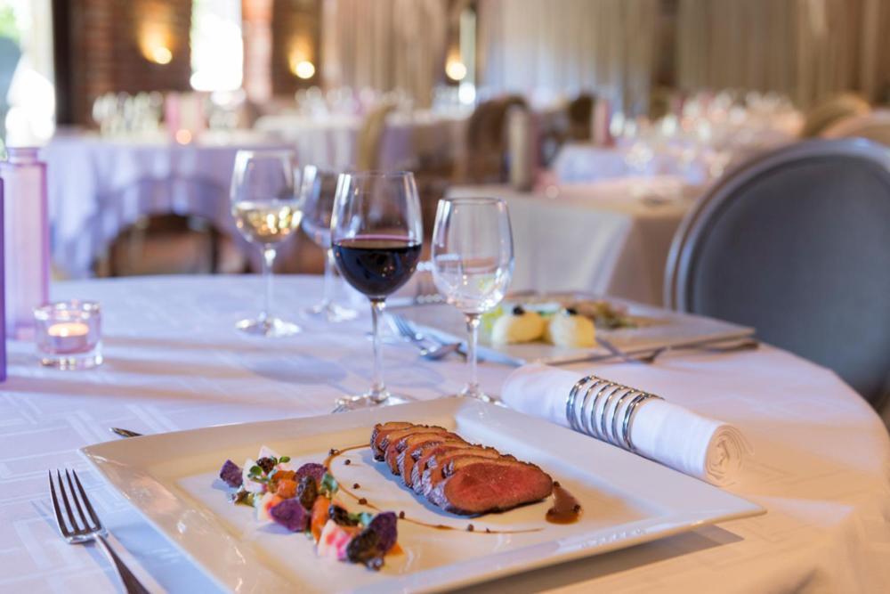 Logis-Hotel-Restaurant La Gentilhommiere Artres Bagian luar foto